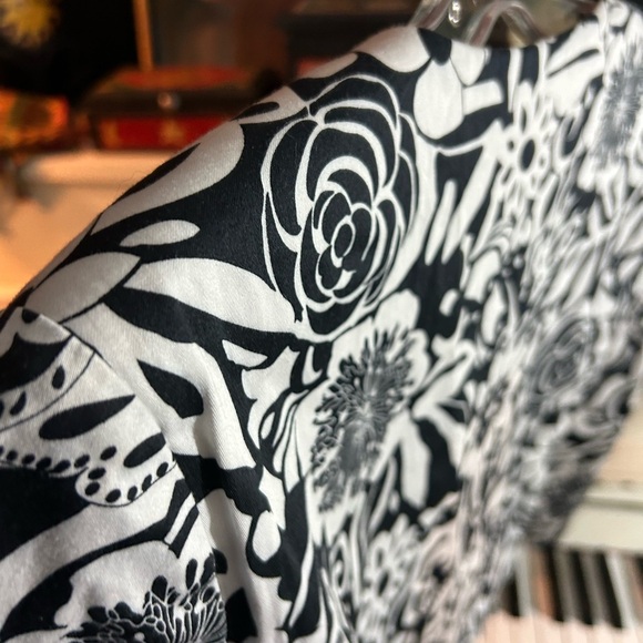 Studio I Monochrome Floral Jacket 14 - Picture 7 of 16